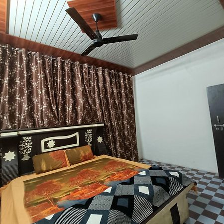 Keshav Narayan Home Stay Mathura Exteriör bild