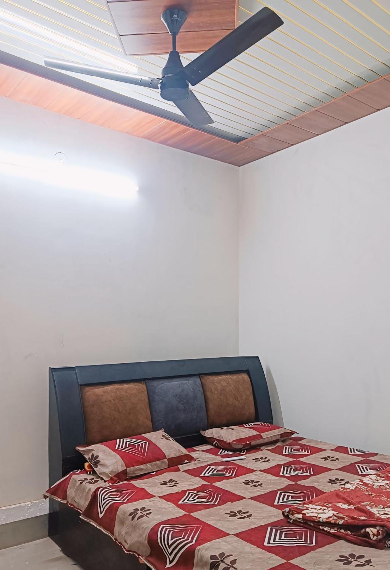 Keshav Narayan Home Stay Mathura Exteriör bild