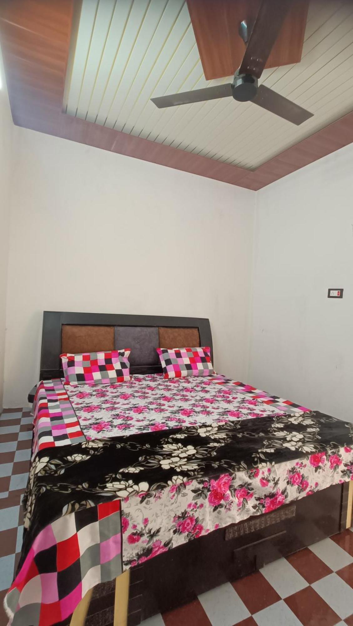 Keshav Narayan Home Stay Mathura Exteriör bild