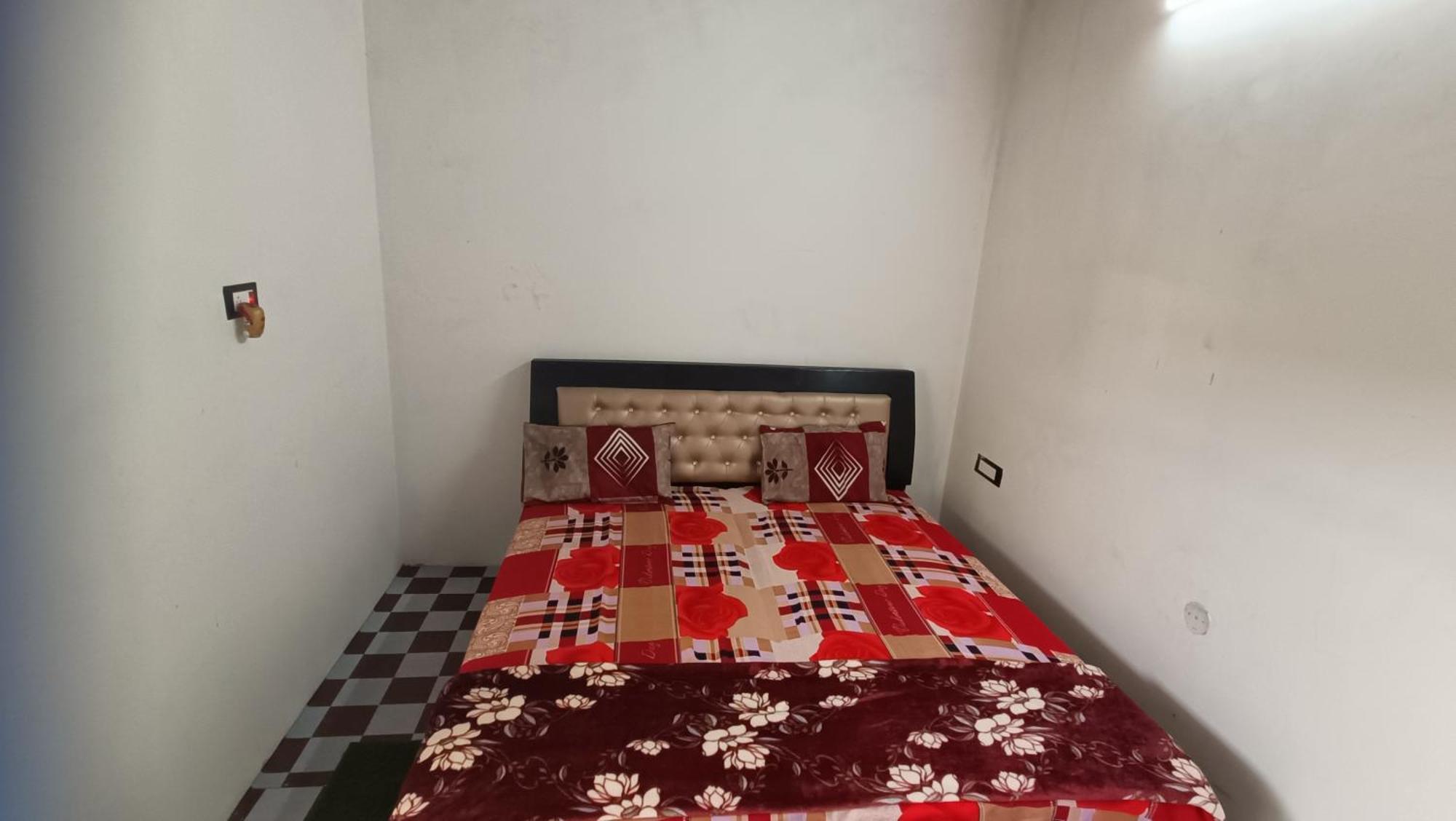 Keshav Narayan Home Stay Mathura Exteriör bild